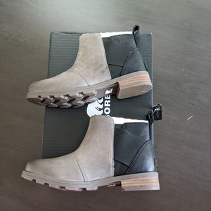 NIB Sorel Emelie Chelsea boots Quarry gray size 6